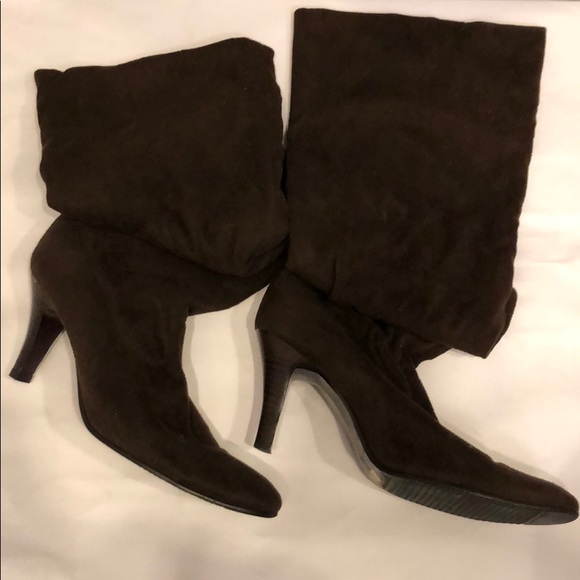 Knee-high Brown Suede Boots - Picture 5 of 6